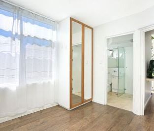 Bright One-Bedroom Apartment in Prime Avalon Location - Photo 2