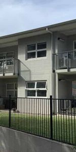 One Bedroom Apartment including whiteware - Photo 4