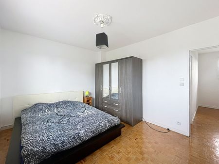 House - Photo 2