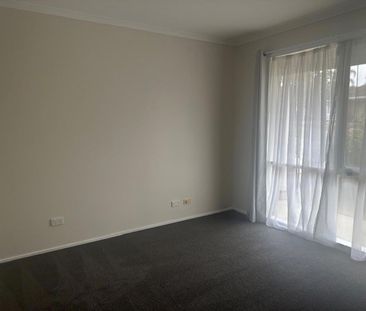 LOVELY 3 BEDROOM HOME - Photo 3