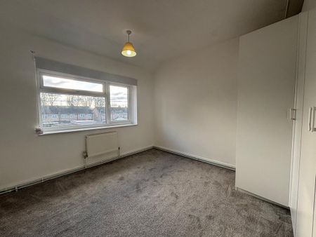 3 bedroom semi-detached house to rent - Photo 3