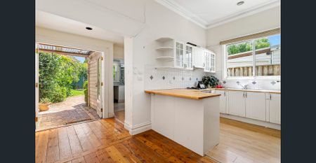 Charming Two-Bedroom Home in Iconic Williamstown - Photo 4