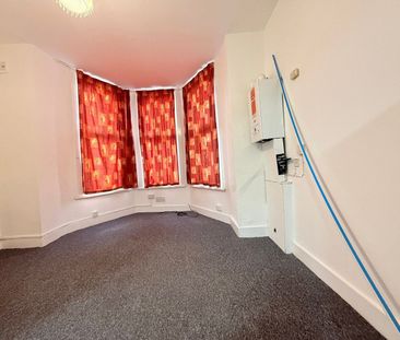 Two bedroom Ground Floor Flat close to seven king station-1850 - Photo 3