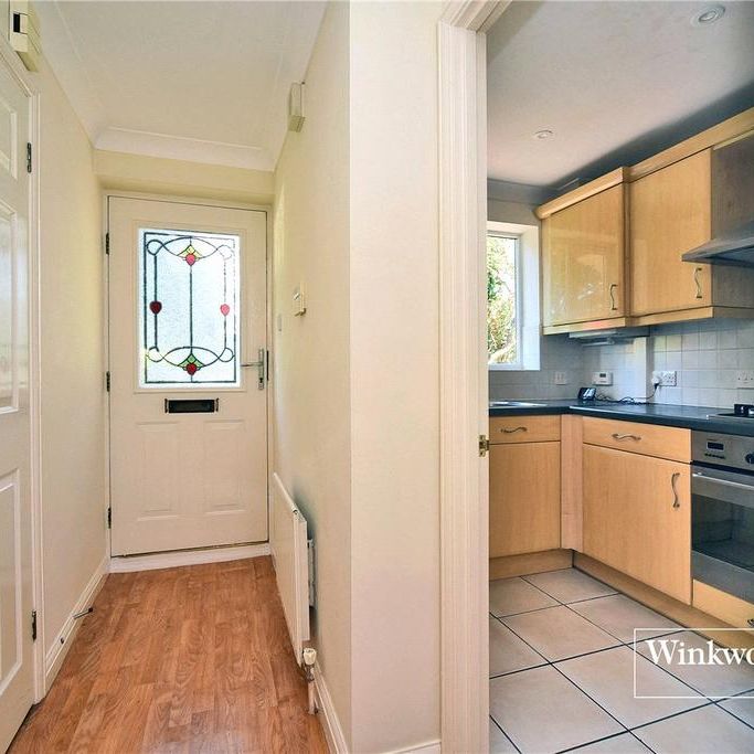 2 bedroom end of terrace house to rent - Photo 1