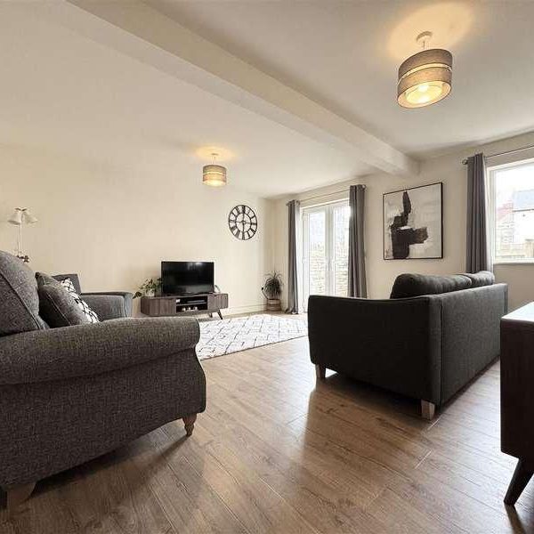 Queen Street, Skelmanthorpe, Huddersfield, HD8 - Photo 1