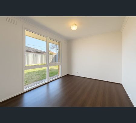 38 Emanuel Dr, Seaford, Vic 3198 - Photo 2