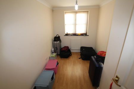 Ruxley Court, Woking - 2 bedrooms Property for lettings - Seymours - Photo 2