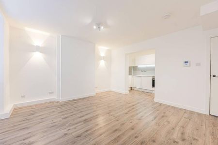 3 bedroom flat to rent - Photo 2