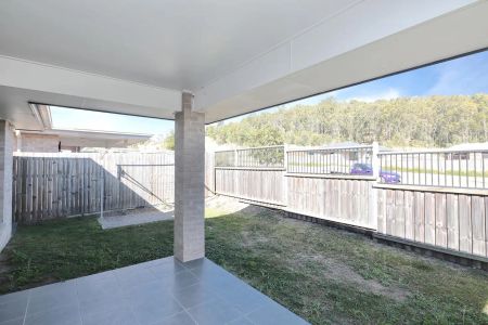 “Lovely Family Home” - Photo 3