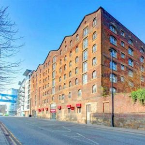 Flat to rent on - Photo 2