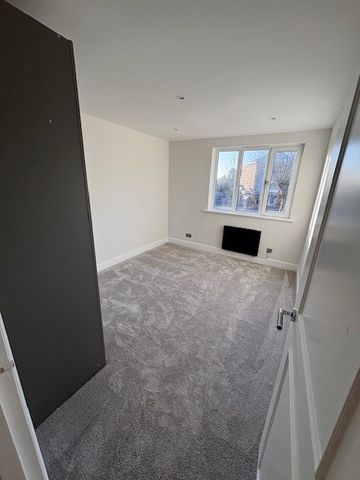 2 Bed Flat, Cassandra Court, NW2 - Photo 4