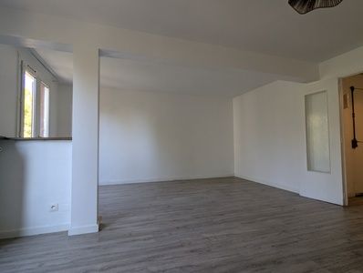 Location Appartement 4 pièces 71m² MARTIGUES 13500 - Photo 1