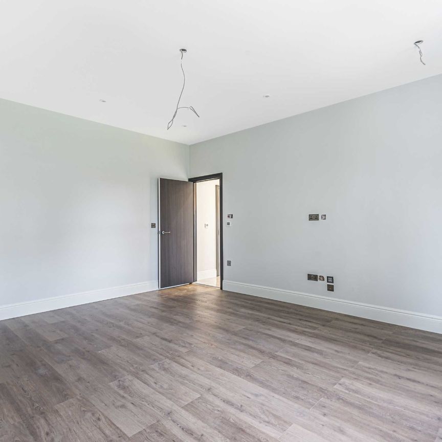 Bergamot House, 52 Rowantree Road - Photo 1