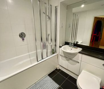 1 Bed Flat, Adriatic Apartments, E16 - Photo 2