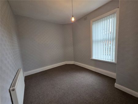Leeds Road, Dewsbury, West Yorkshire, WF12 - Photo 5