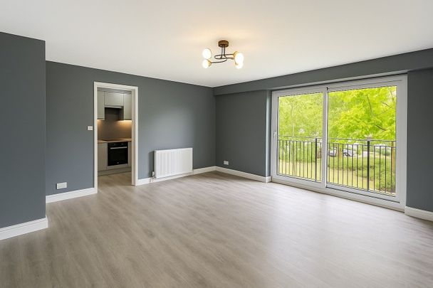 2 Bed Flat, Battersea Bridge Road, SW11 - Photo 1