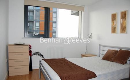 1 Bedroom flat to rent in Proton Tower, Blackwall Way, E14 - Photo 4