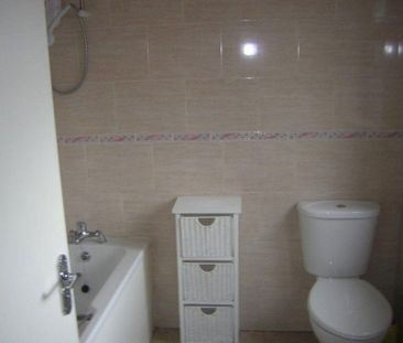 4 bedroom house to rent - Photo 1