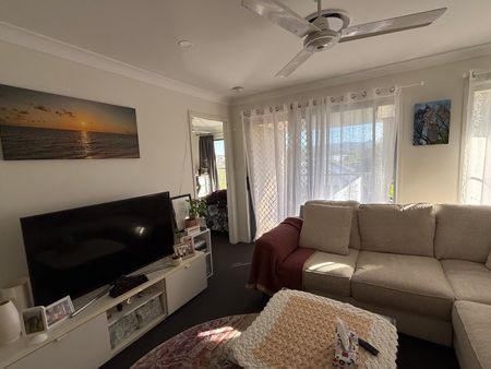 Springfield Lakes - Photo 3