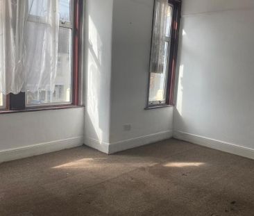 4 bedroom townhouse to rent - Photo 3