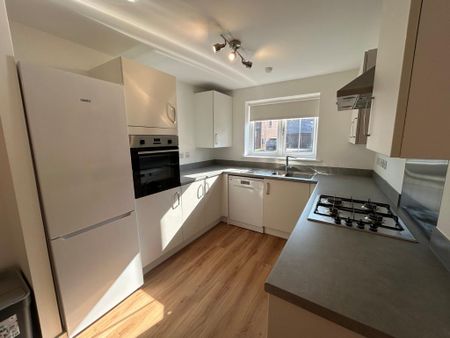 4 bedroom semi-detached house to rent - Photo 5