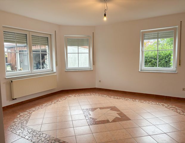 Gepflegte 2-Zimmer-Einliegerwohnung mit separaten Eingang – in ruhiger Wohngegend! - Foto 1