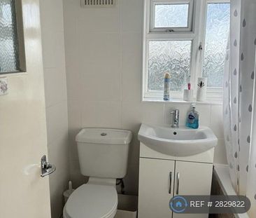 2 bedroom maisonette to rent - Photo 5