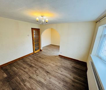 3 Bed Terraced House, Harris Road, LE4 - Photo 2