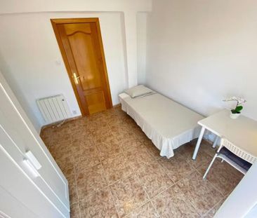 Calle de Pedro Laborde, Madrid, Community of Madrid 28038 - Photo 6