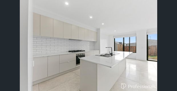 Modern Family Living with Style and Space - Photo 1