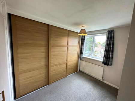 3 bedroom detached house to rent - Photo 2