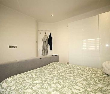 Bedford Crescent, Enfield, EN3 - Photo 3