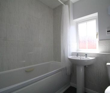 2 bedroom terraced house to rent - Photo 6