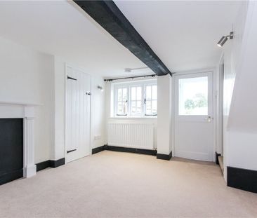 A pretty mid terrace period cottage situated to the South of Oxford... - Photo 3