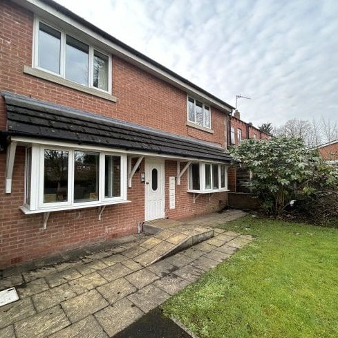 Bowling Court, Bolton, BL1 - Photo 1