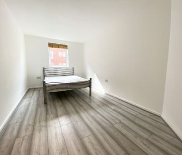 5 Elmira Way, SALFORD - Photo 6