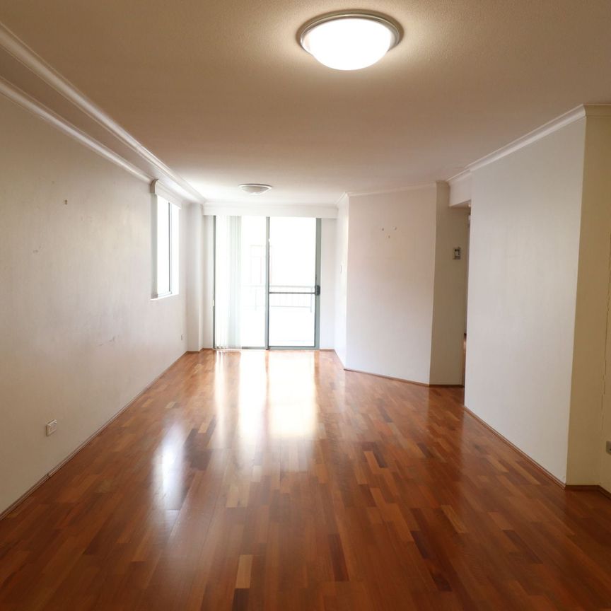 Harbour Edge Living – Spacious 1 Bedroom with Parking & Resort-Style Facilities - Photo 1