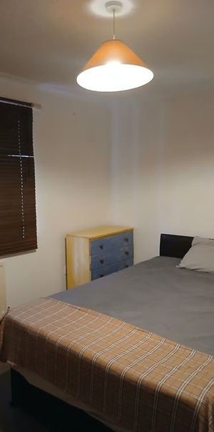 Room in a Shared Flat, Reservoir Close, CR7 - Photo 1