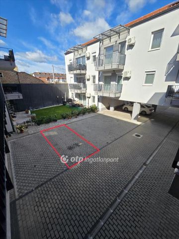 Kiadó újszerű állapotú lakás - Pápa - Photo 4