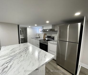 Detached Home For Lease | X8120704 - Photo 3