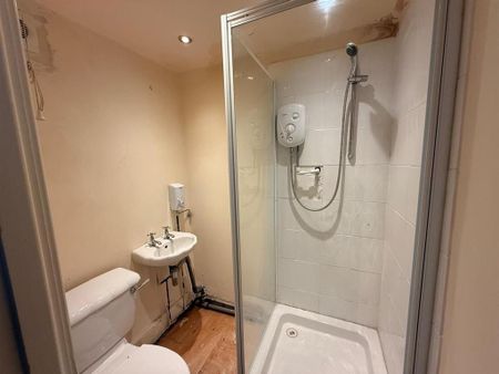 3 bedroom flat to rent - Photo 5