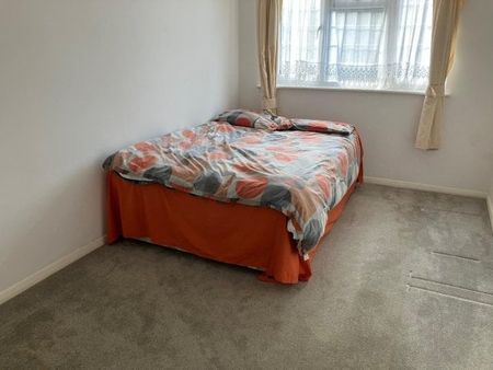 Upper Selsdon Road, CR2, Property for rent - Photo 2