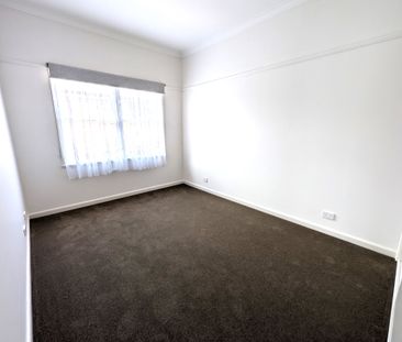 Charming two bedroom home. - Photo 2