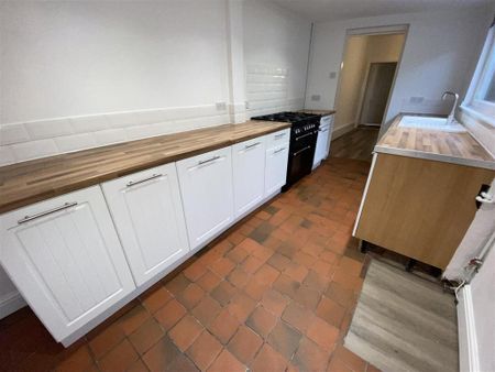 3 bedroom terraced house to rent - Photo 2