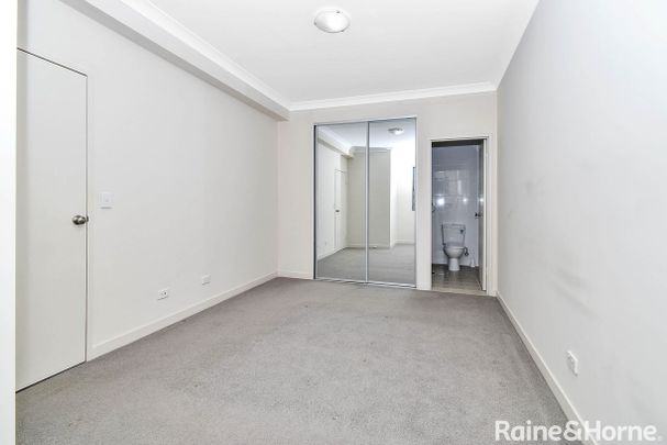 Well-Presented Two Bedroom Apartment - Photo 1