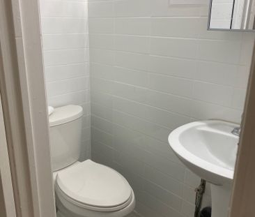 For Lease - 206 Carlton Street Unit# 104, Toronto, Ontario - Photo 6