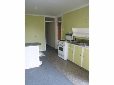 2 bedroom Flat - Photo 4