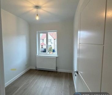 3 bedroom terraced house to rent - Photo 6