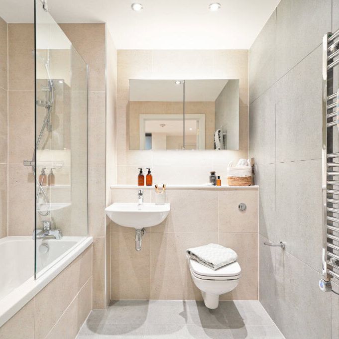 The Oakgate, KT22 7RZ, Surrey - Photo 1
