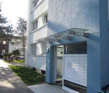 Perfekt!! 3-Zimmerwohnung mit tapezierten Wänden und neuen Böden. S... - Foto 6